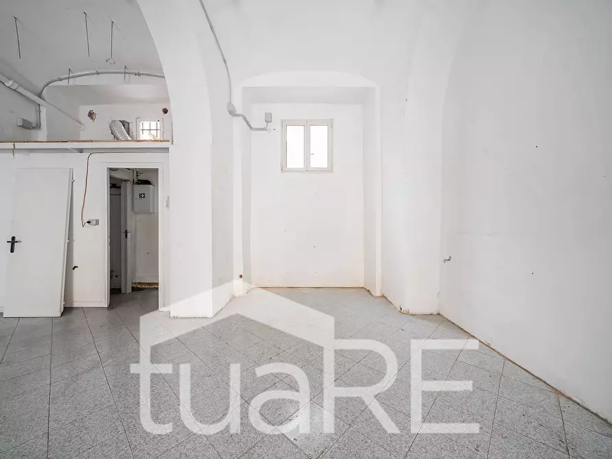 Immagine 10 di Negozio in vendita  in Via Giovanni Giolitti a Roma