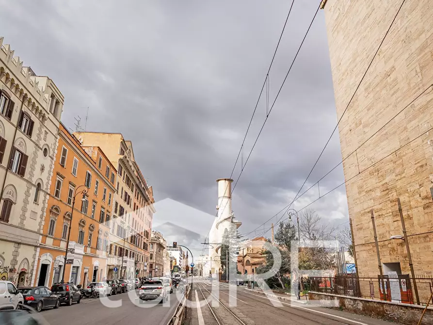 Immagine 21 di Negozio in vendita  in Via Giovanni Giolitti a Roma