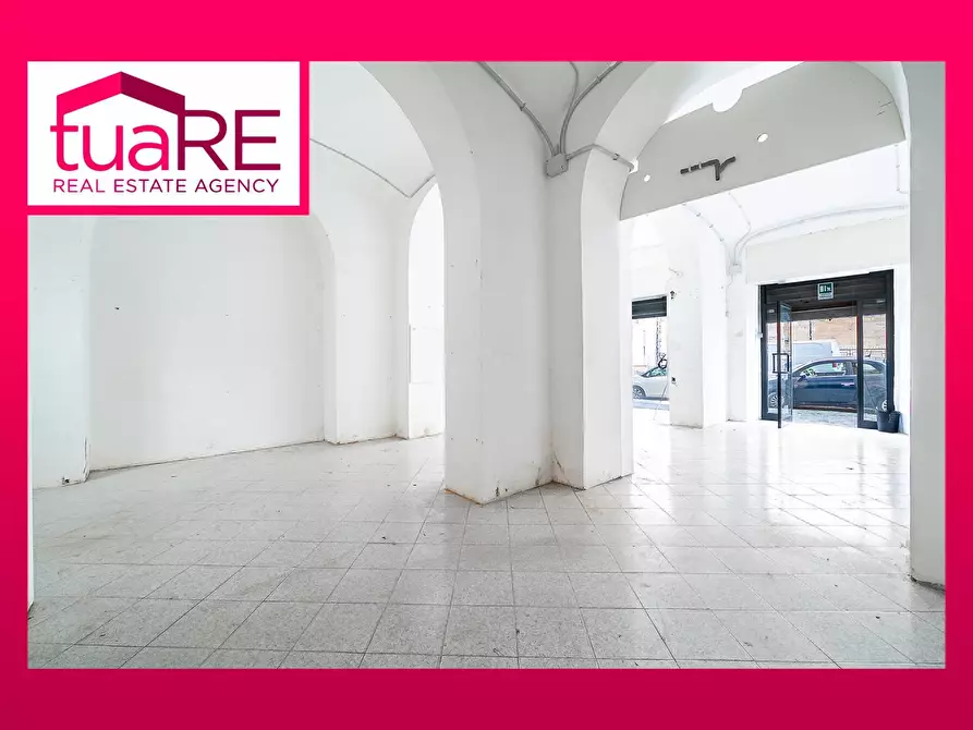 Immagine 1 di Negozio in vendita  in Via Giovanni Giolitti a Roma