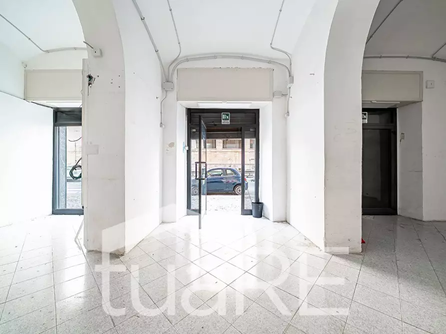 Immagine 2 di Negozio in vendita  in Via Giovanni Giolitti a Roma