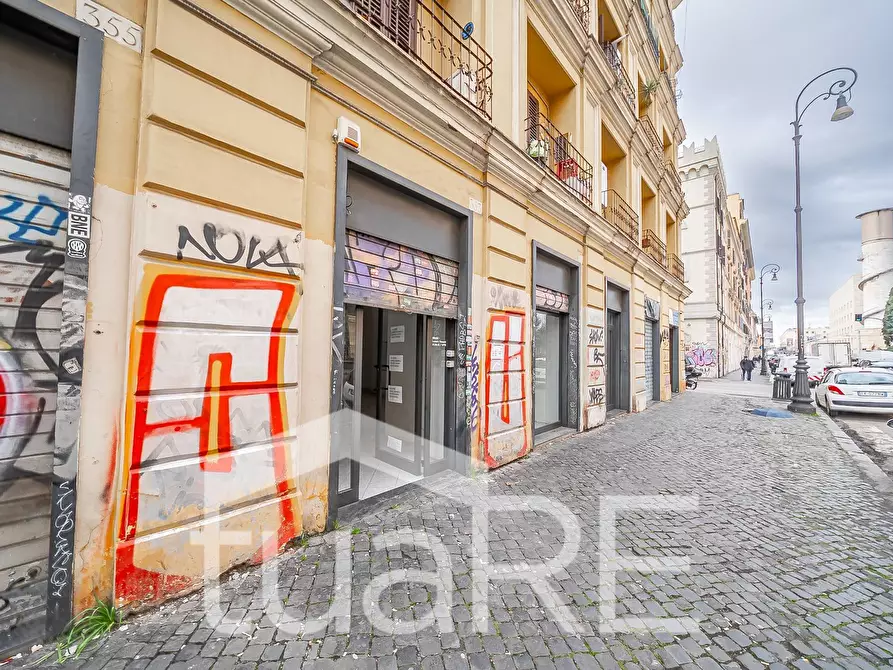Immagine 6 di Negozio in vendita  in Via Giovanni Giolitti a Roma