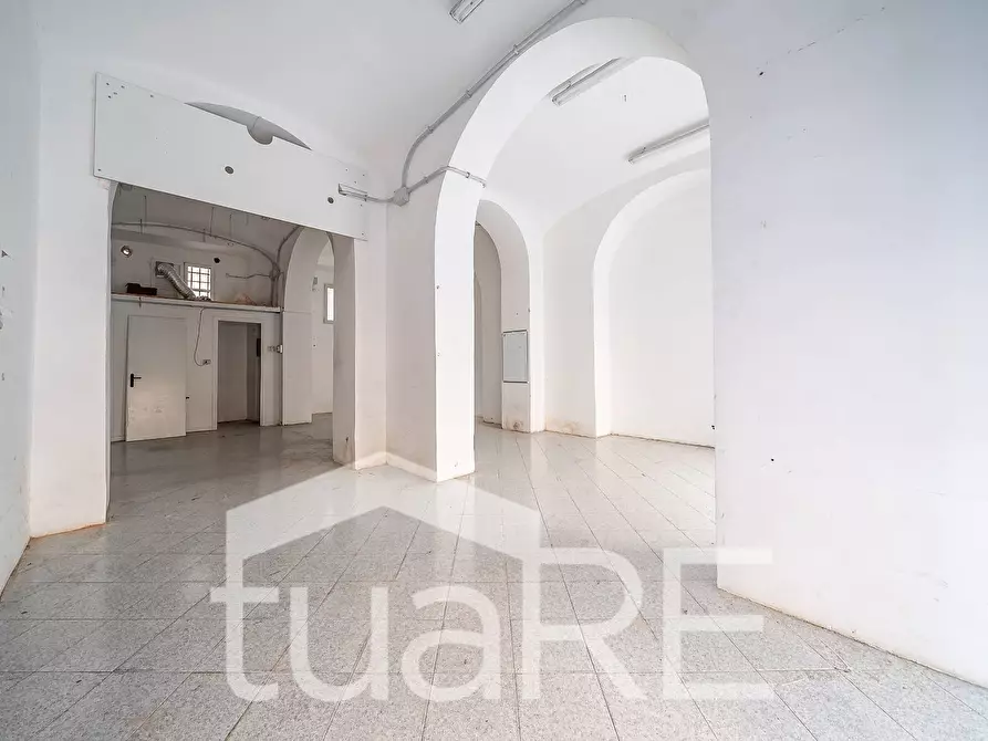 Immagine 8 di Negozio in vendita  in Via Giovanni Giolitti a Roma