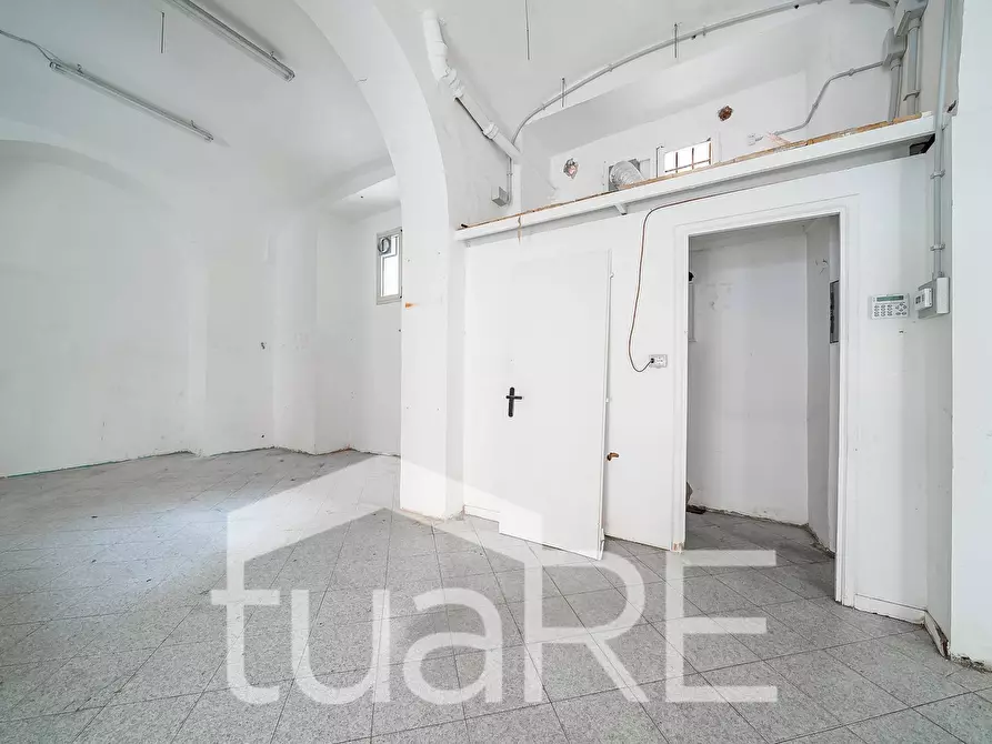 Immagine 13 di Negozio in vendita  in Via Giovanni Giolitti a Roma