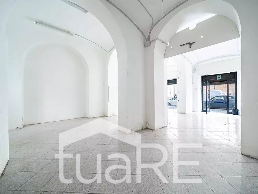 Immagine 15 di Negozio in vendita  in Via Giovanni Giolitti a Roma