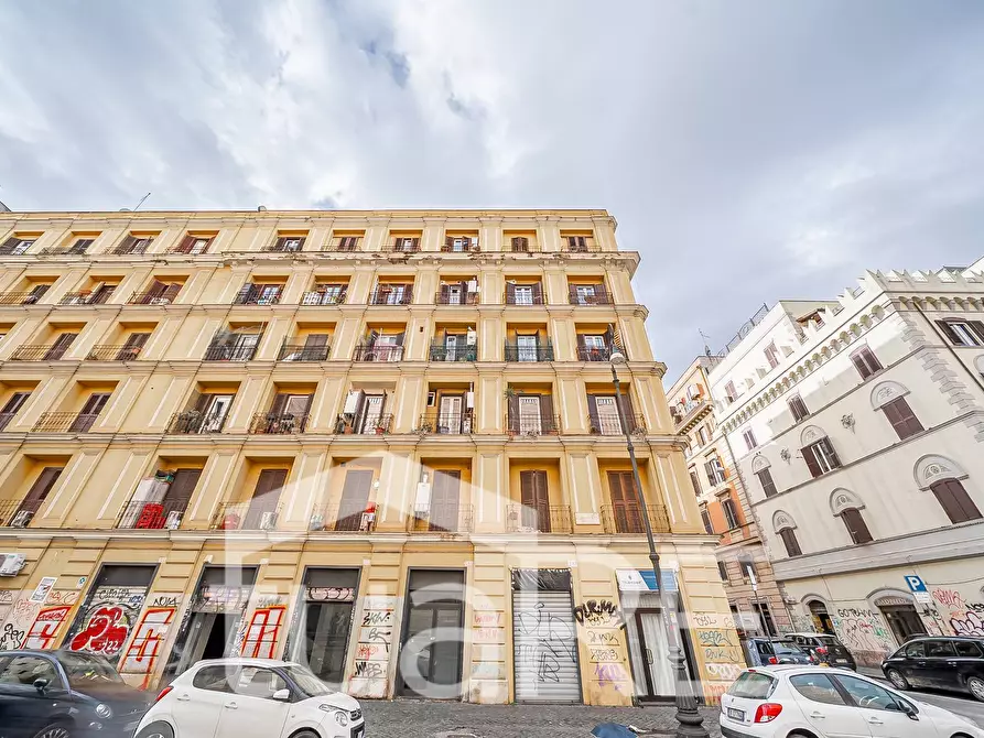 Immagine 18 di Negozio in vendita  in Via Giovanni Giolitti a Roma