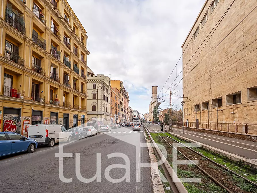 Immagine 8 di Negozio in vendita  in Via Giovanni Giolitti a Roma