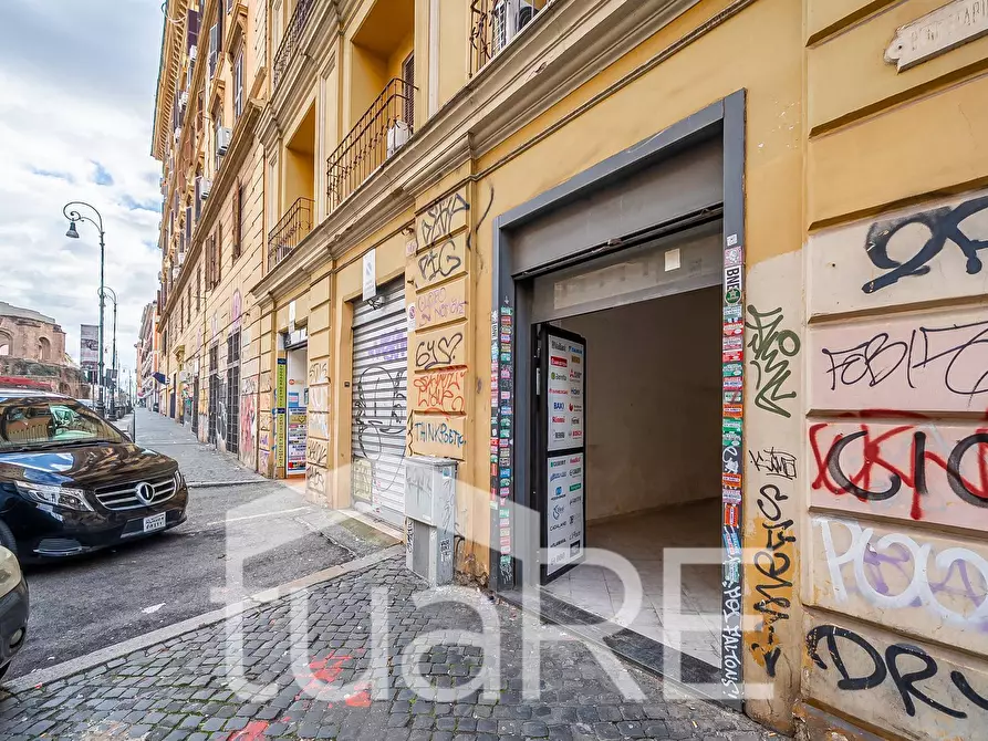 Immagine 14 di Negozio in vendita  in Via Giovanni Giolitti a Roma