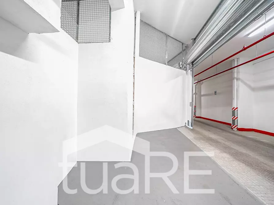 Immagine 5 di Box auto in vendita  in Via Iacopo Belgrado a Roma