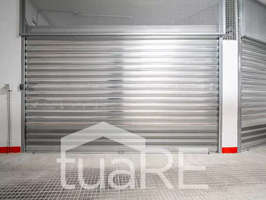 Immagine 8 di Box auto in vendita  in Via Iacopo Belgrado a Roma