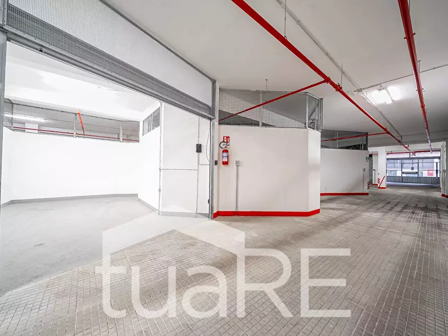 Immagine 5 di Box auto in vendita  in Via Iacopo Belgrado a Roma