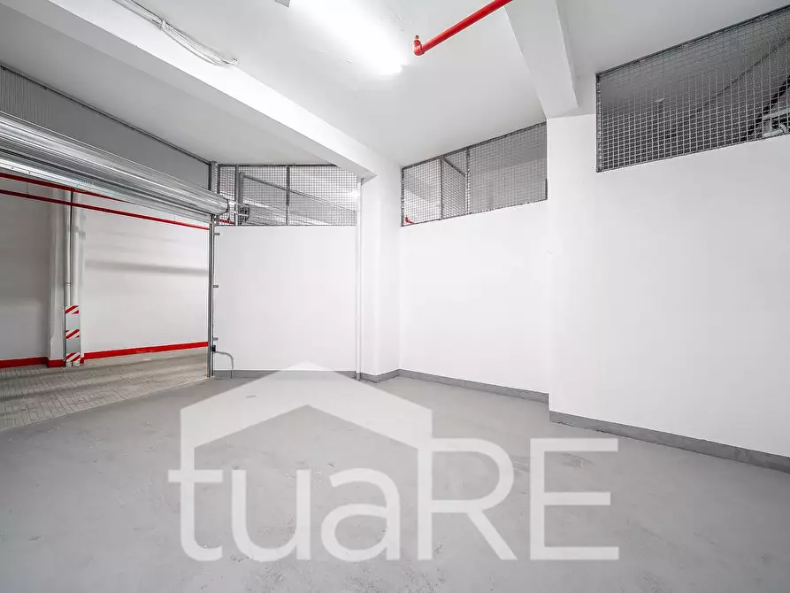 Immagine 7 di Box auto in vendita  in Via Iacopo Belgrado a Roma