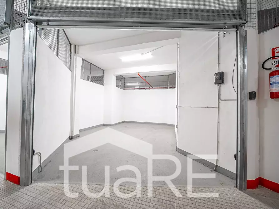 Immagine 8 di Box auto in vendita  in Via Iacopo Belgrado a Roma