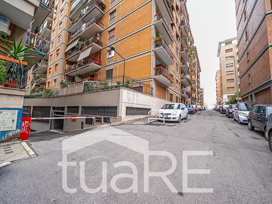 Immagine 18 di Box auto in vendita  in Via Iacopo Belgrado a Roma