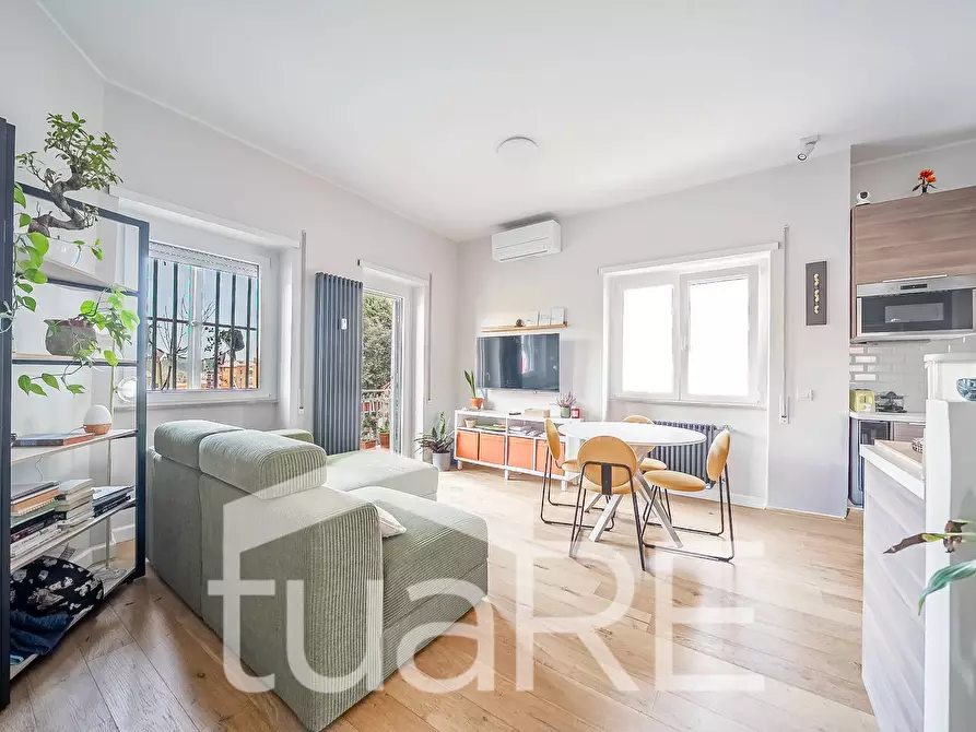 Immagine 11 di Appartamento in vendita  in Via Luigi Zambarelli a Roma