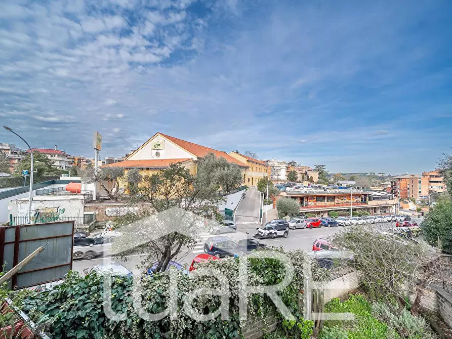 Immagine 13 di Appartamento in vendita  in Via Luigi Zambarelli a Roma