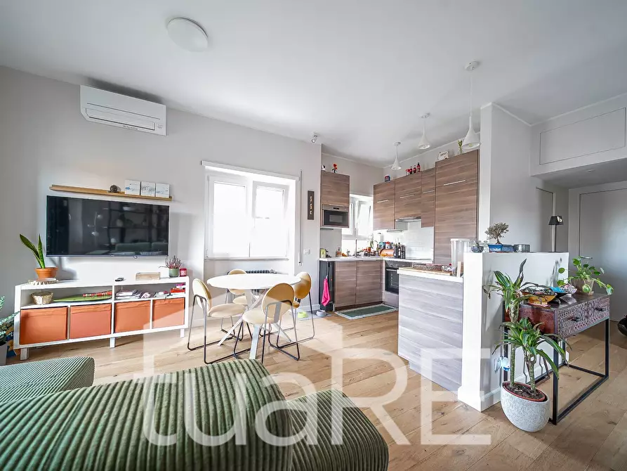 Immagine 15 di Appartamento in vendita  in Via Luigi Zambarelli a Roma