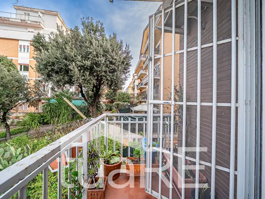 Immagine 17 di Appartamento in vendita  in Via Luigi Zambarelli a Roma