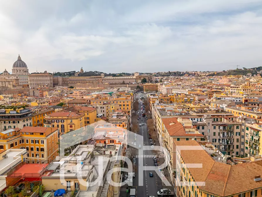 Immagine 10 di Appartamento in vendita  in Via Properzio a Roma