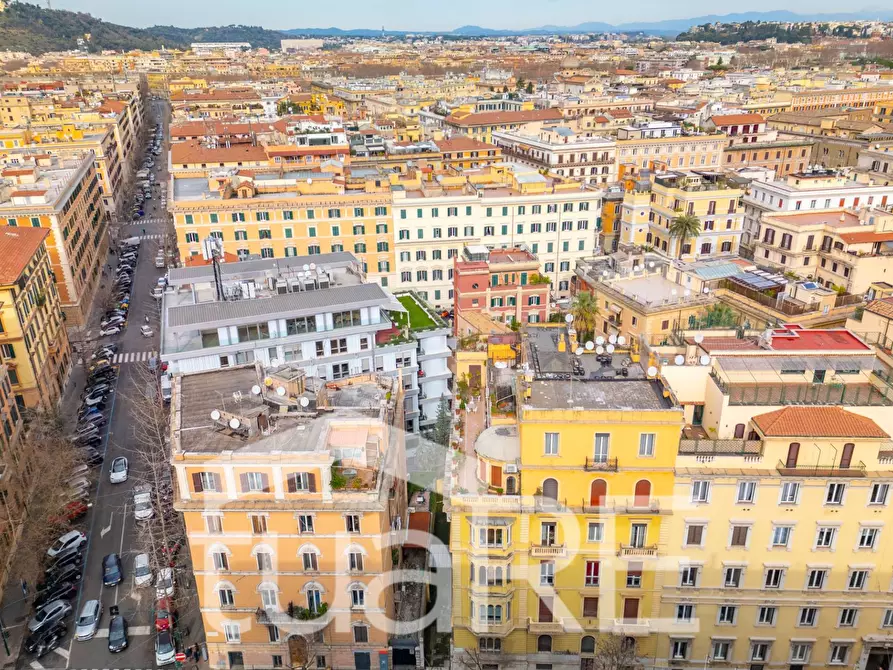 Immagine 13 di Appartamento in vendita  in Via Properzio a Roma