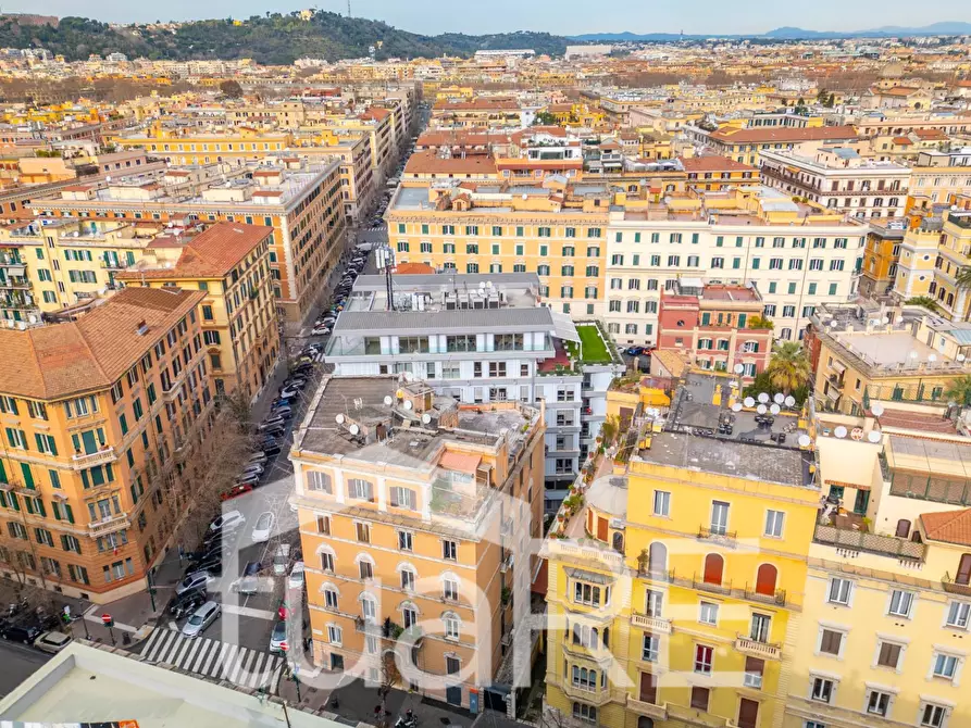Immagine 14 di Appartamento in vendita  in Via Properzio a Roma