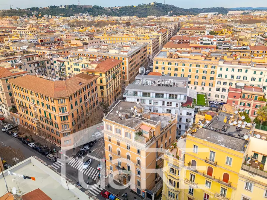 Immagine 15 di Appartamento in vendita  in Via Properzio a Roma