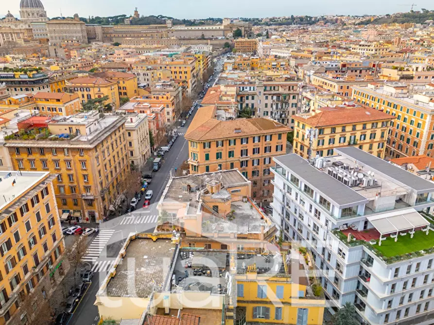 Immagine 16 di Appartamento in vendita  in Via Properzio a Roma