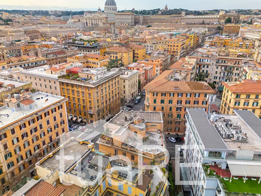 Immagine 17 di Appartamento in vendita  in Via Properzio a Roma
