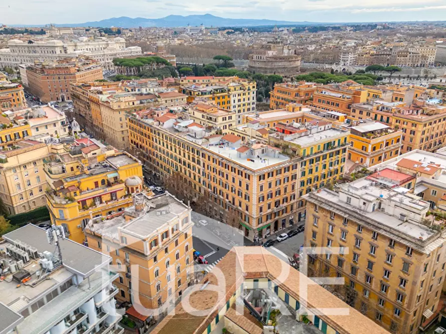 Immagine 22 di Appartamento in vendita  in Via Properzio a Roma