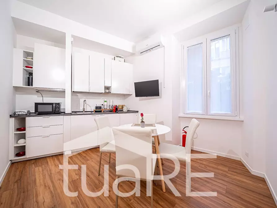 Immagine 3 di Appartamento in vendita  in Via Francesco Crispi a Roma