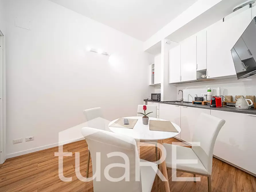 Immagine 19 di Appartamento in vendita  in Via Francesco Crispi a Roma