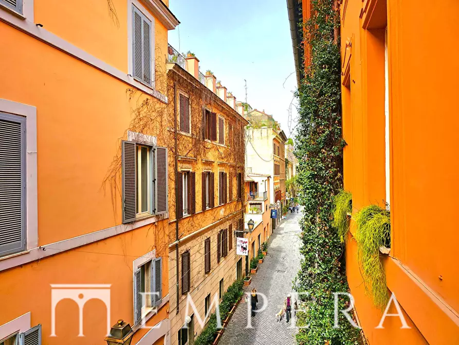 Immagine 4 di Appartamento in vendita  in Via Margutta a Roma