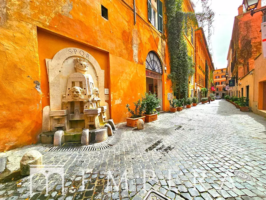 Immagine 5 di Appartamento in vendita  in Via Margutta a Roma