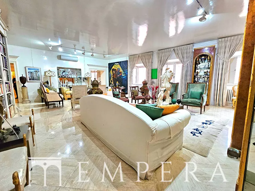 Immagine 8 di Appartamento in vendita  in Via Margutta a Roma