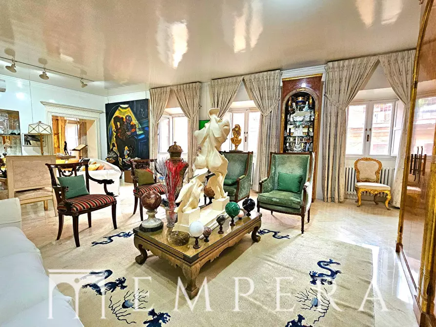 Immagine 9 di Appartamento in vendita  in Via Margutta a Roma