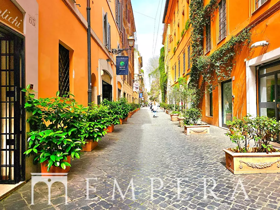 Immagine 6 di Appartamento in vendita  in Via Margutta a Roma