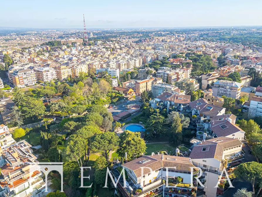Immagine 4 di Villa in vendita  in Via Massimi a Roma