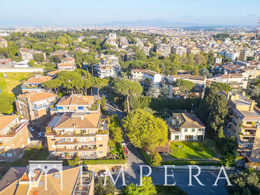 Immagine 5 di Villa in vendita  in Via Massimi a Roma