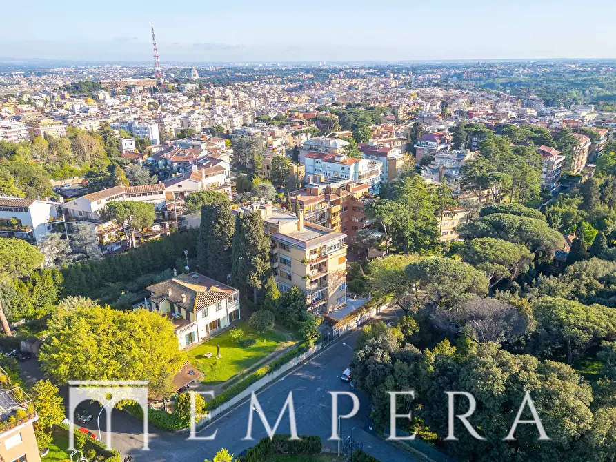 Immagine 8 di Villa in vendita  in Via Massimi a Roma