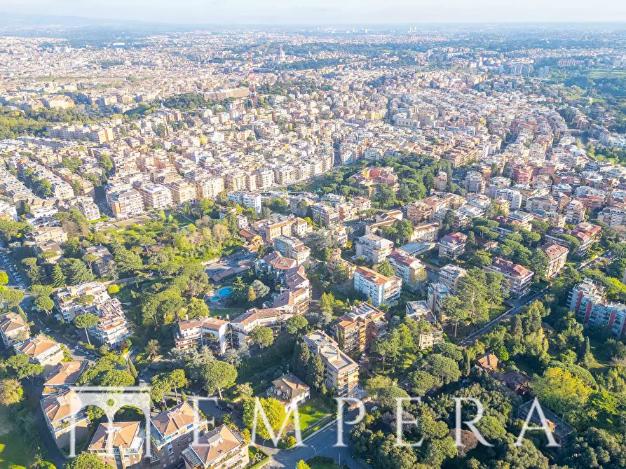 Immagine 10 di Villa in vendita  in Via Massimi a Roma