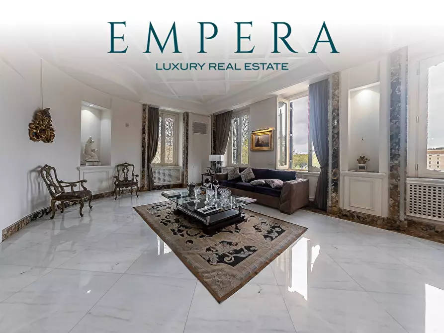 Immagine 1 di Appartamento in vendita  in Piazza Del Porto Di Ripetta a Roma