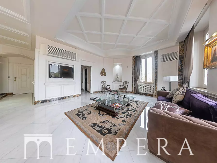 Immagine 8 di Appartamento in vendita  in Piazza Del Porto Di Ripetta a Roma