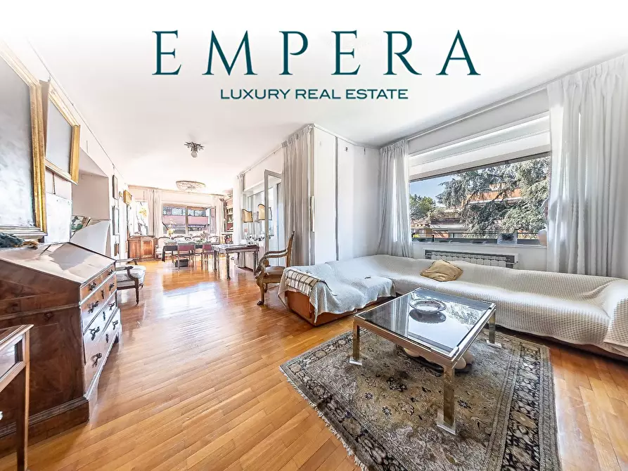 Immagine 1 di Attico in vendita  in Via Della Farnesina a Roma