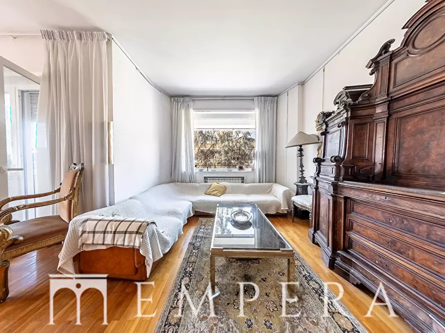 Immagine 2 di Attico in vendita  in Via Della Farnesina a Roma