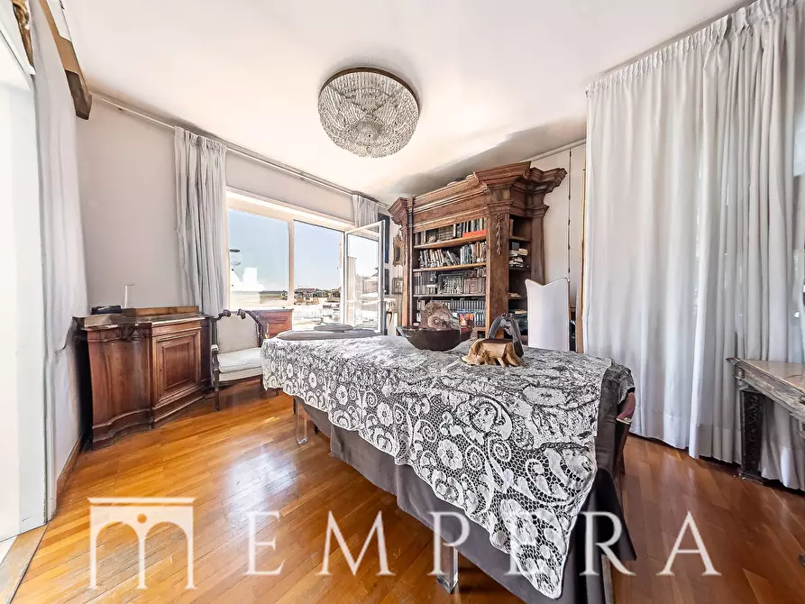 Immagine 4 di Attico in vendita  in Via Della Farnesina a Roma