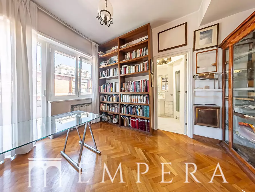 Immagine 8 di Attico in vendita  in Via Della Farnesina a Roma