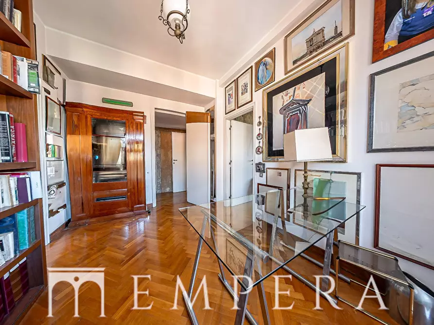 Immagine 9 di Attico in vendita  in Via Della Farnesina a Roma