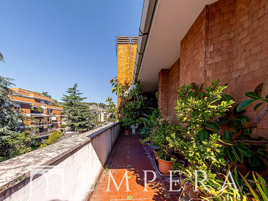 Immagine 13 di Attico in vendita  in Via Della Farnesina a Roma