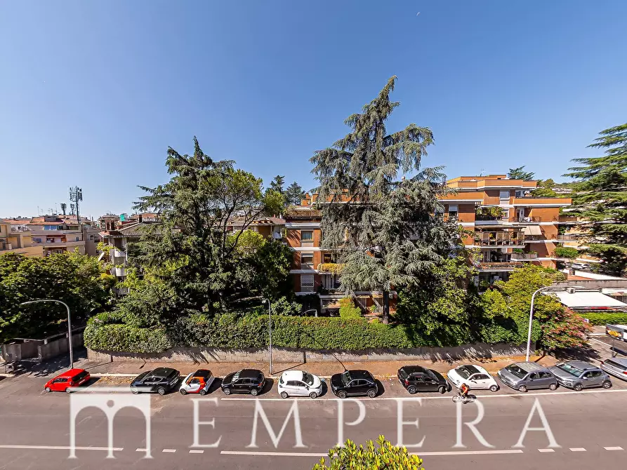 Immagine 15 di Attico in vendita  in Via Della Farnesina a Roma