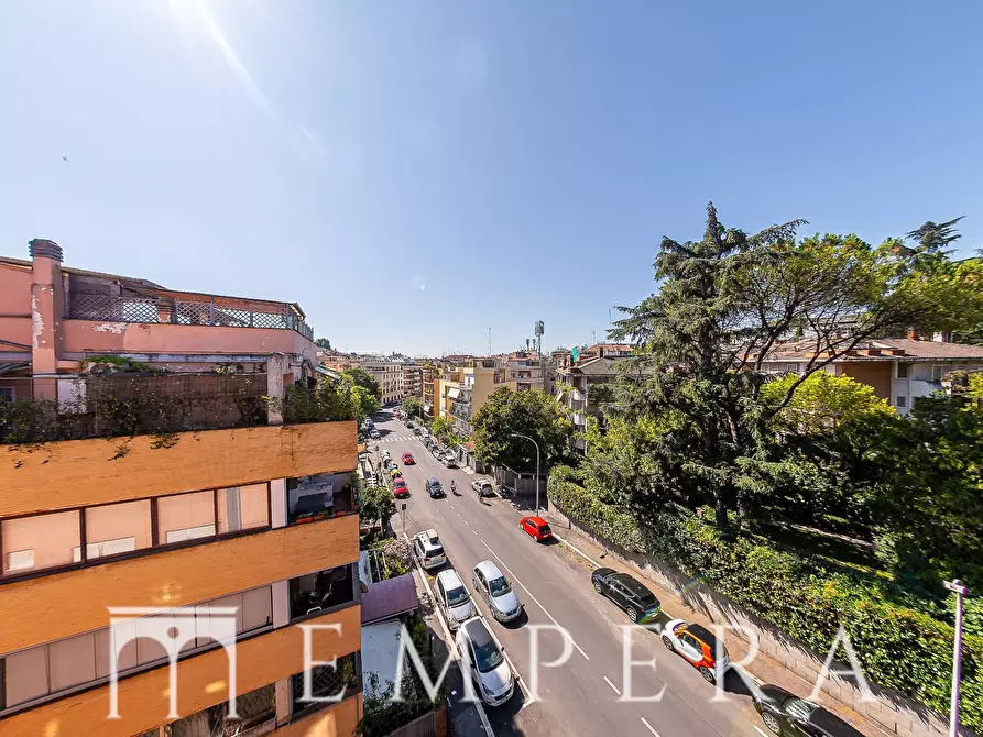 Immagine 16 di Attico in vendita  in Via Della Farnesina a Roma