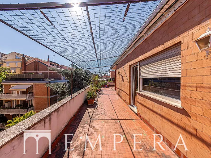 Immagine 21 di Attico in vendita  in Via Della Farnesina a Roma